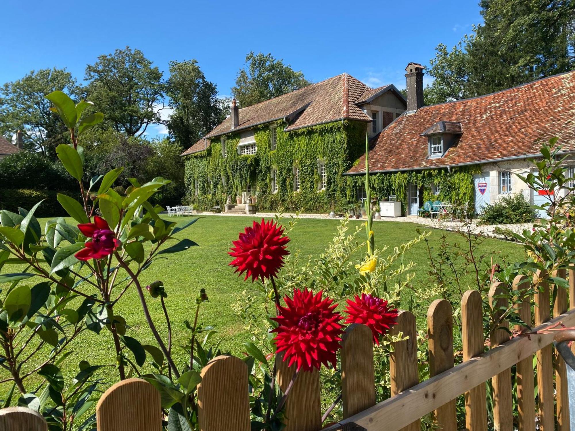 Bed and Breakfast La Roulotte Deluxe De Malpas Quingey Exterior foto