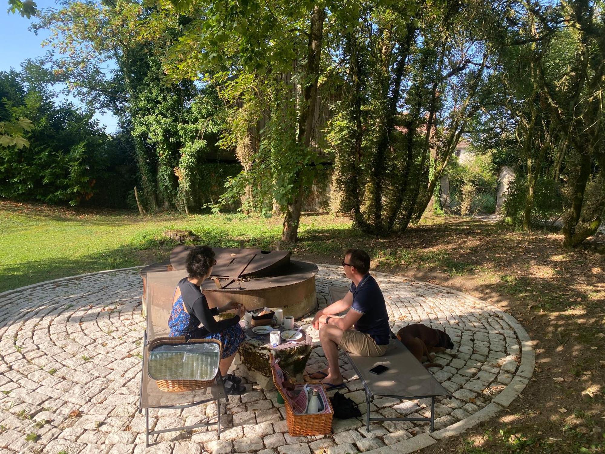 Bed and Breakfast La Roulotte Deluxe De Malpas Quingey Exterior foto